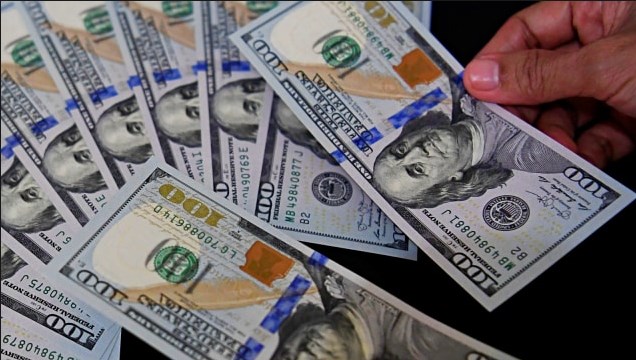 Dolar AS Cenderung Stagnan