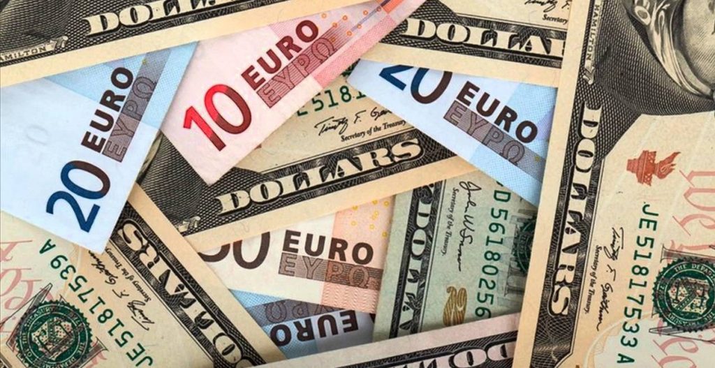 Perdagangan Tekan Euro Terancam Jatuh, Dolar AS Melemah