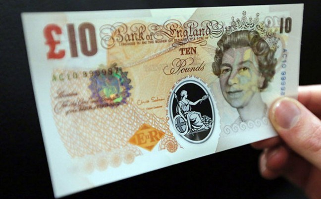 Pound Inggris Tumbang dalam Sesi Data-Light