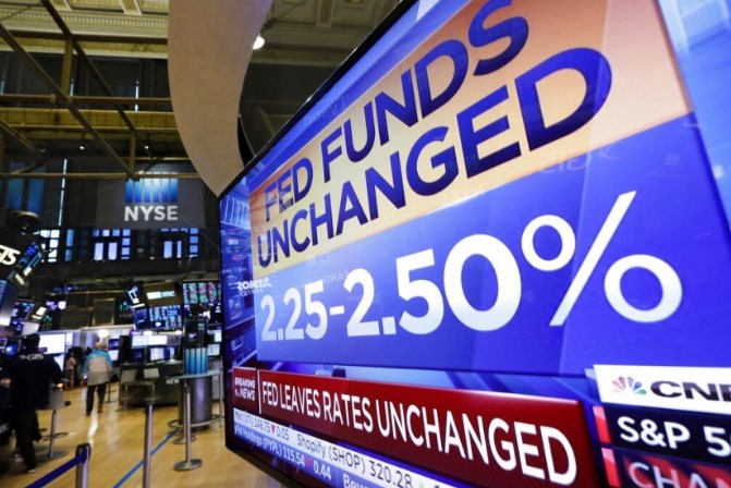 Dolar AS Melemah Ditengah Spekulasi Penurunan Suku Bunga Bawa The Fed