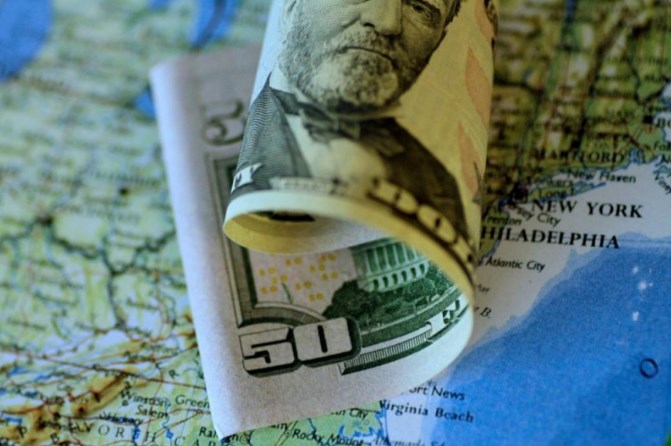 Dolar AS Melemah di Tengah Komentar Bos The Fed