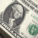 Dolar AS Melemah Bersamaan Tarif Baru Impor AS-China Berlaku