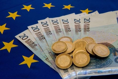 Jelang Pertemuan ECB, Euro Melemah Terhadap Dolar AS 
