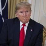 Dolar AS Bangkit Hiraukan Berita Pelengseran Trump dan Data Buruk