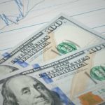 Dolar Amerika Serikat Mengeluarkan Sinarnya