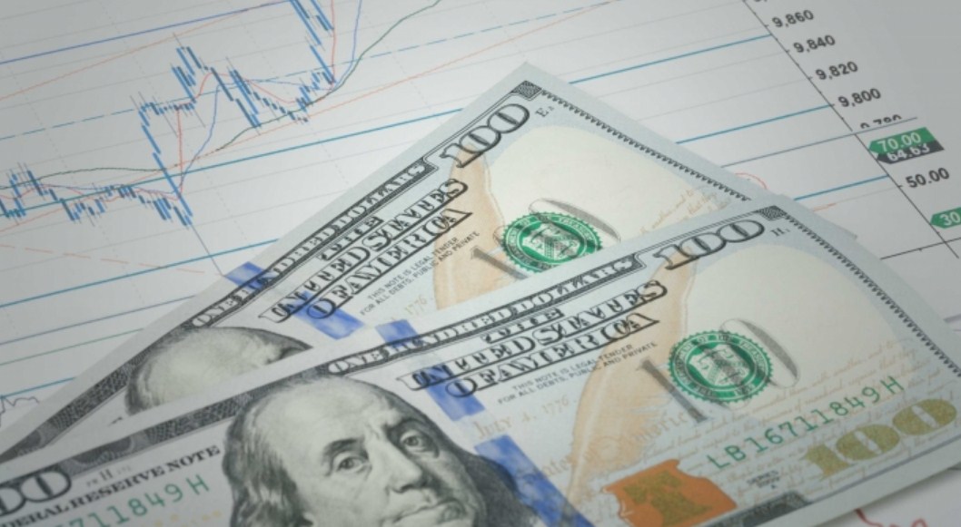 Dolar Amerika Serikat Mengeluarkan Sinarnya