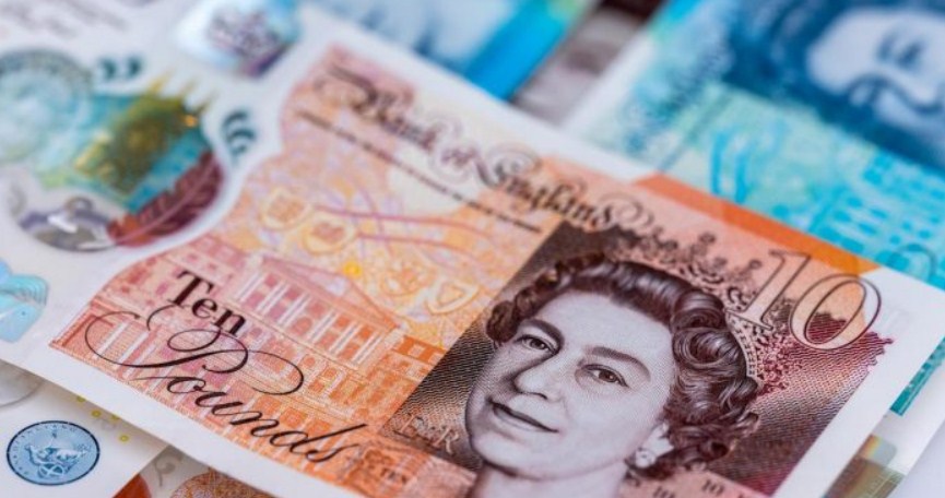 Poundsterling Melemah Terhadap Dolar Amerika Serikat