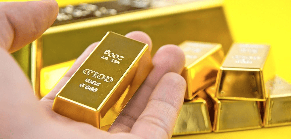 Harga Emas Melemah Lebih dari 1 Persen