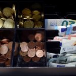 Euro Memegang ketat pada respon Virus ECB