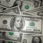 Senin Pagi: Dolar AS dan Rupiah Sama-Sama Menguat